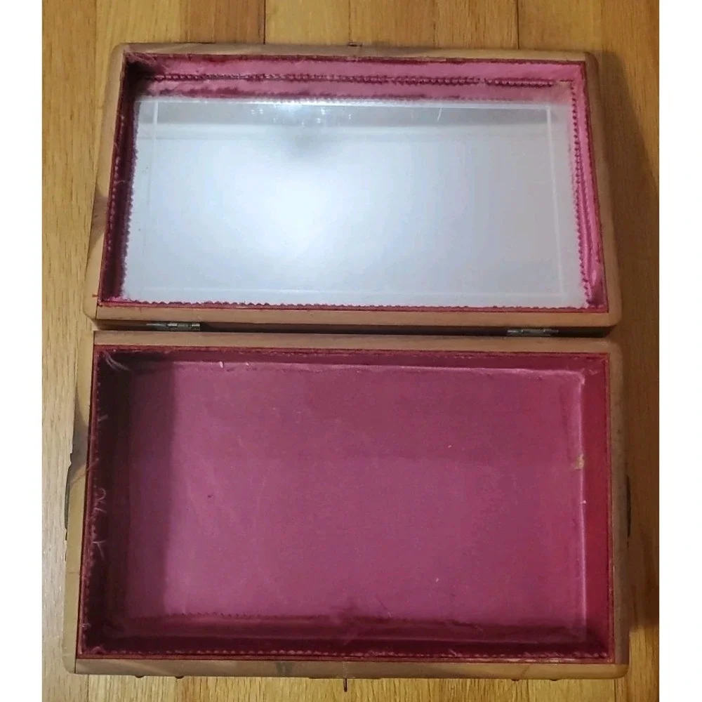 Distressed Vintage Cedar‎ Box Treasure Chest Hinged Lid Mirror Footed Lockable